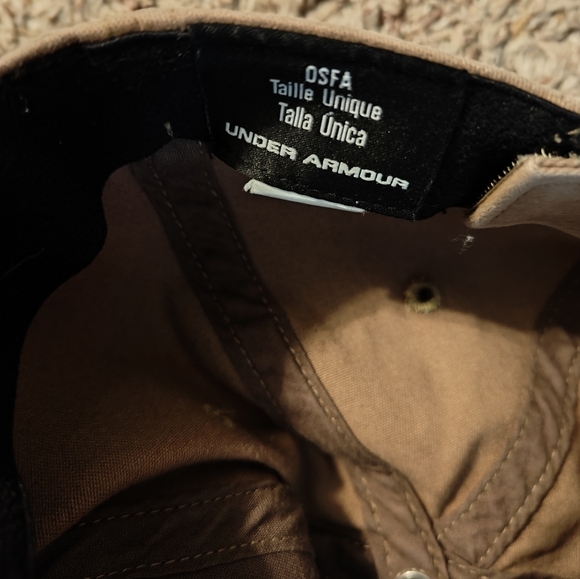 Under Armour adjustable hat - Picture 4 of 4